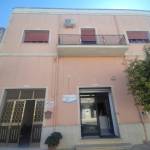 FinImmobil by Immobiliare Occhineri, vende in San Donaci (BR), Largo Costantini n.12,( zona centro )casa autonoma, P.T.+1.P. mq.215 vani 7.5, con cortile mq.80 circa, con ascensore , abitabile, dispon — foto 1
